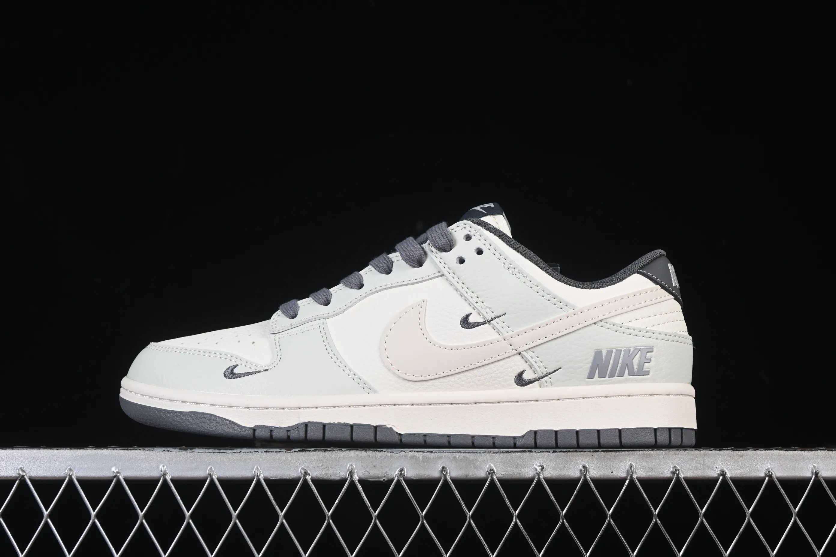 All categories Nk SB Dunk Series Nk SB Dunk Low High-end customized low-top sneakers Nike SB Dunk Low Nike Matcha Gray Anniversary high-end customized low-top casual sneakers JP1628-056